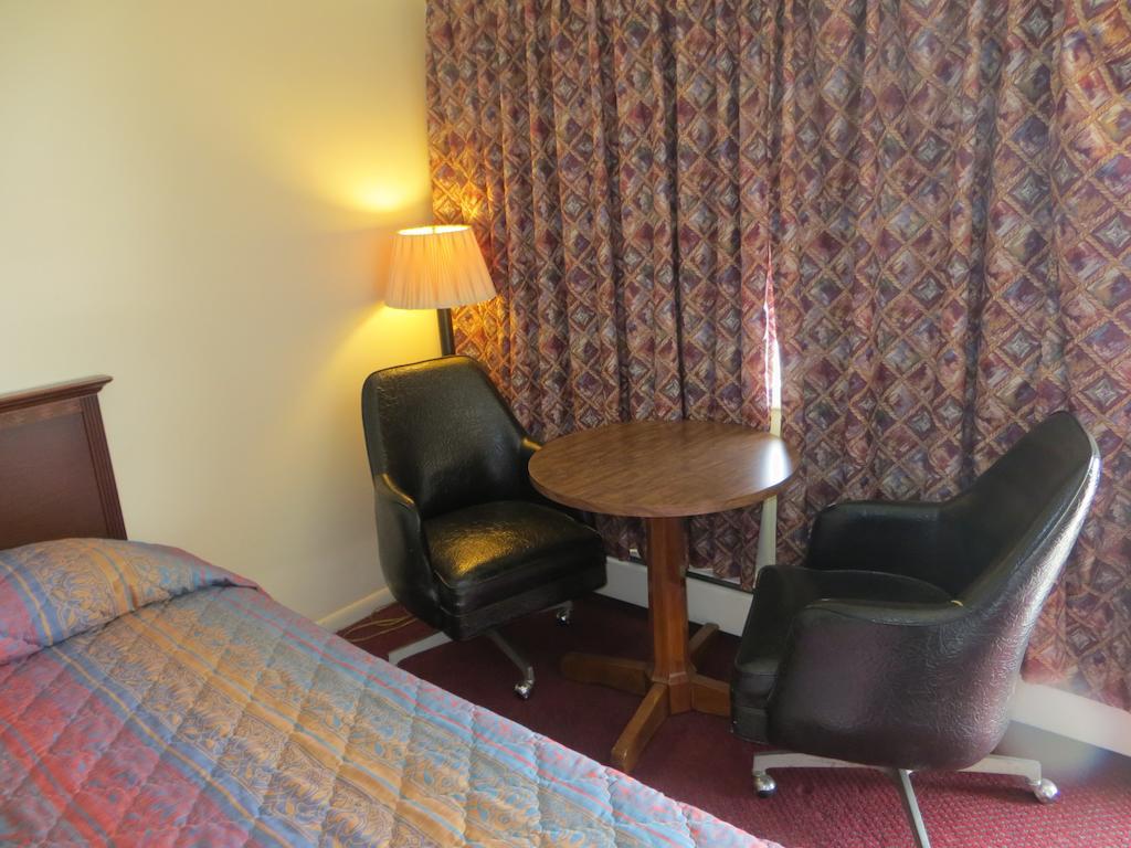 Traveler'S Lodge ซาลีนา ภายนอก รูปภาพ